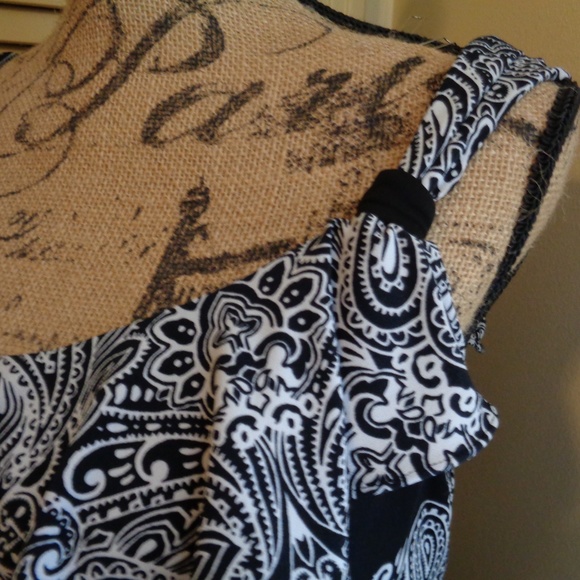 WHBM RUFFLE DETAIL SLEEVELESS DRESS - Picture 4 of 5